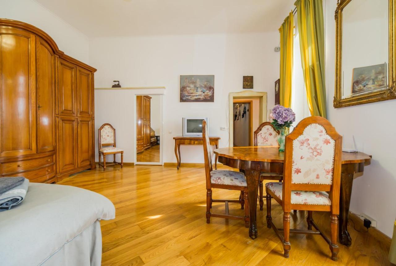 Kronhaus Brasov Luaran gambar